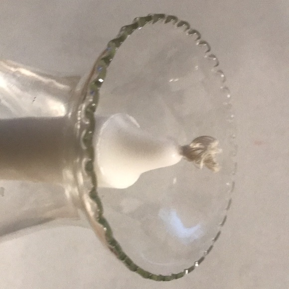 Beautiful vintage embossed silver plated hurricane style glass candle holder - Picture 3 of 13